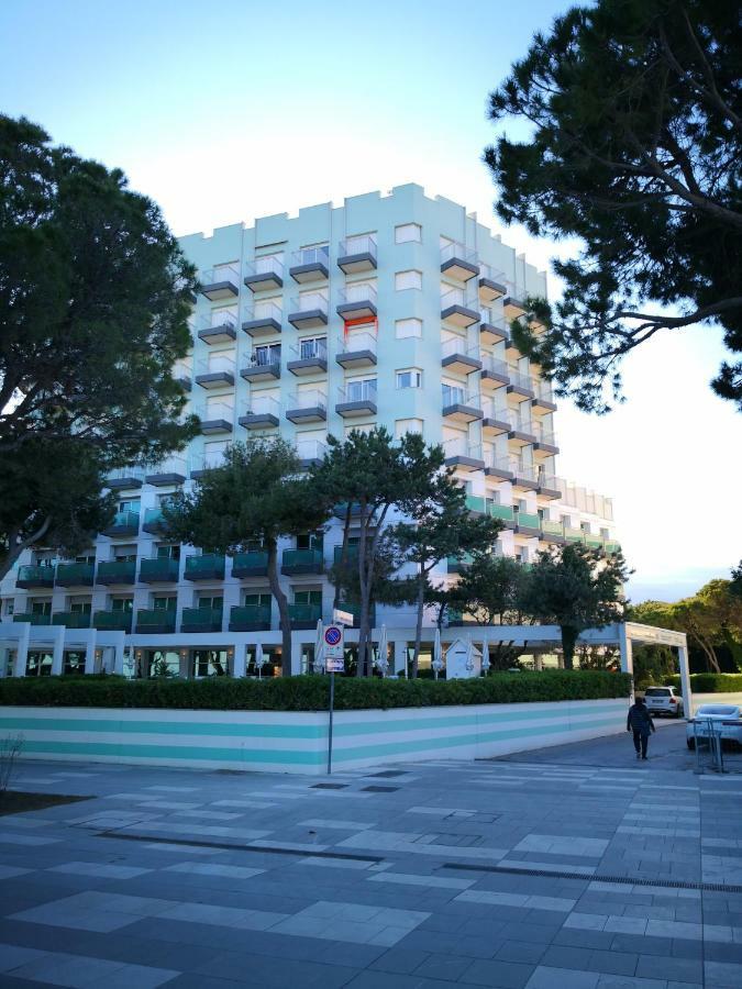 International Villa Линяно Сабиадоро Екстериор снимка